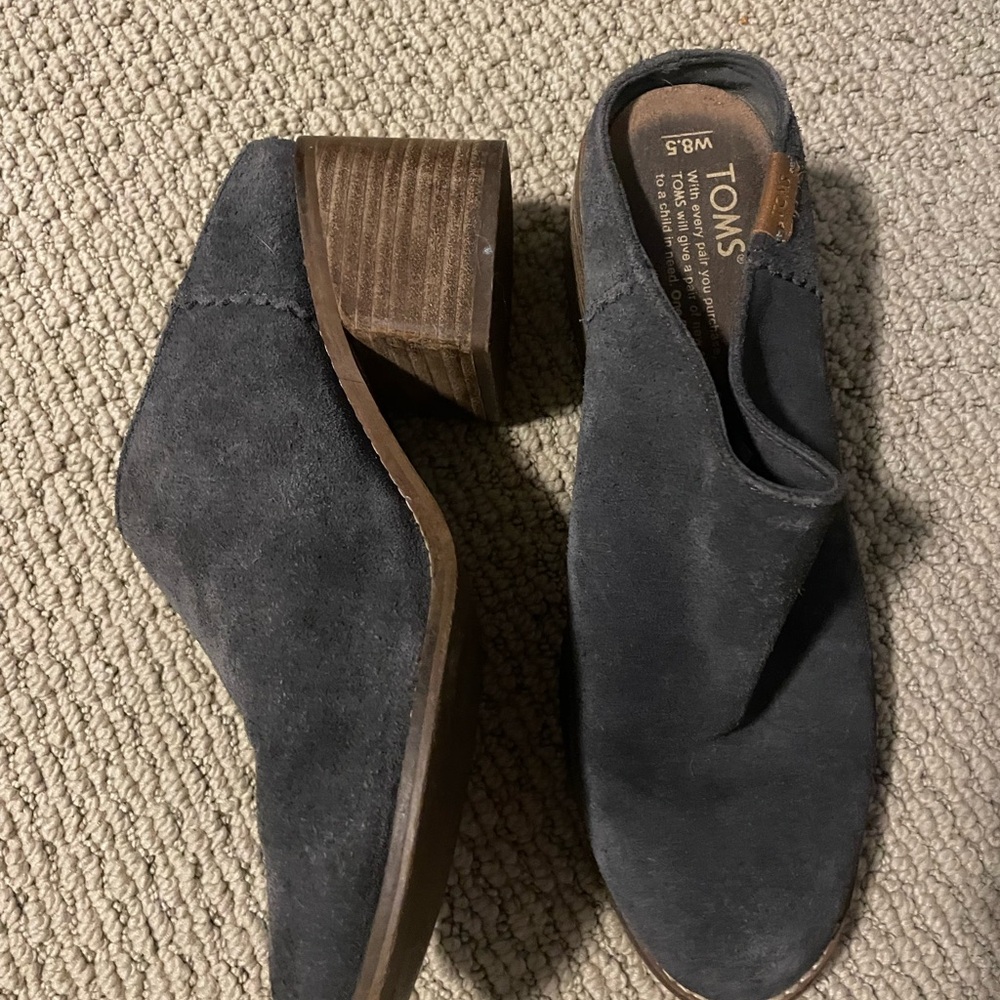 TOMS Women's Suede Block Heel Shoes - Dark Gray